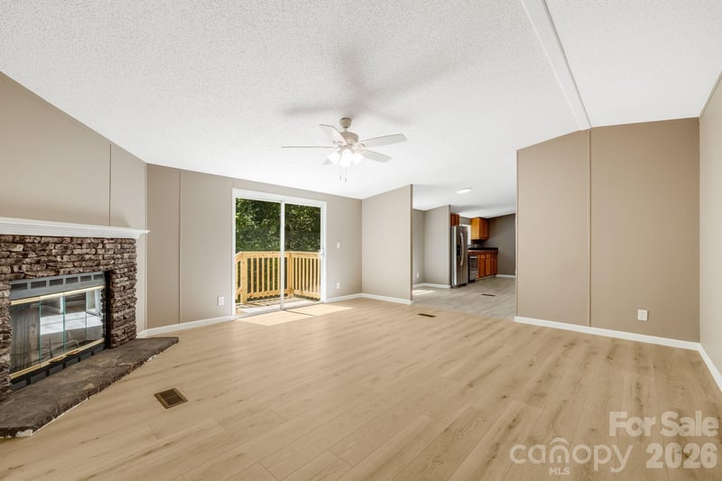 81 Spring Mountain Rd, Fairview, NC 28730