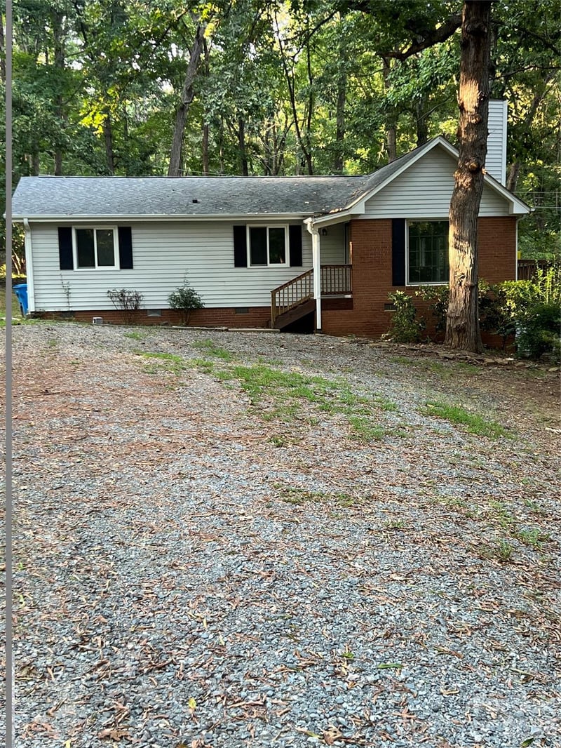 319 Settlement Dr, Midland, NC 28107