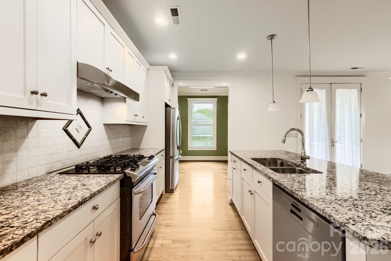 1006 Assembly St, Belmont, NC 28012