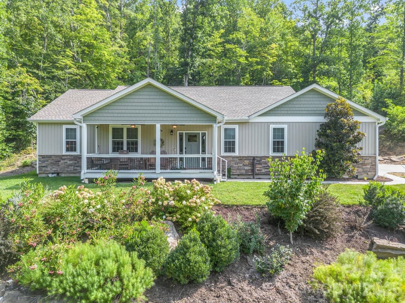 39 Bee Tree Village Pw, Swannanoa, NC 28778