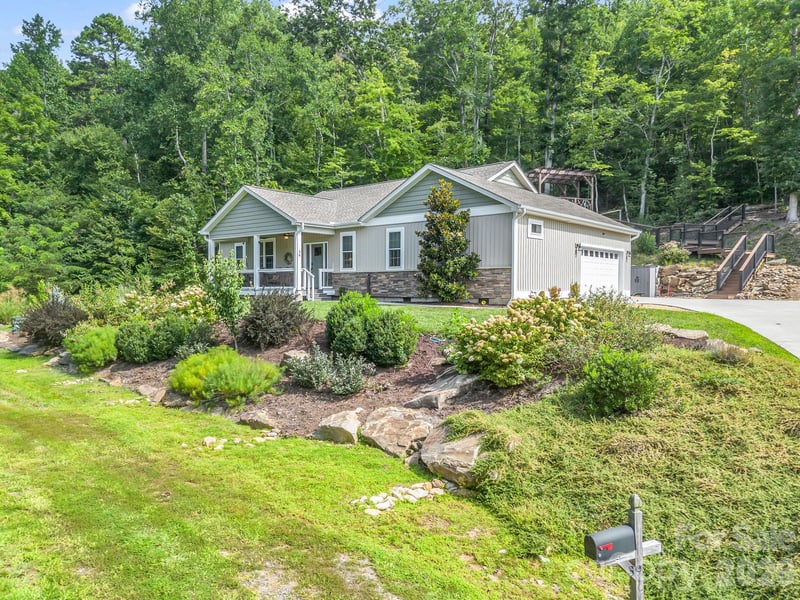 39 Bee Tree Village Pw, Swannanoa, NC 28778