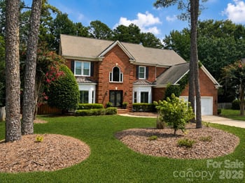 7337 Versailles Ln, Charlotte, NC 28277