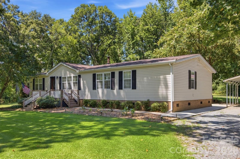 185 Payne St, Mount Holly, NC 28120