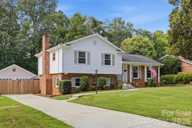 1724 Delchester Dr, Charlotte, NC 28210