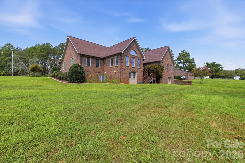 219 Pleasant Dr, Statesville, NC 28677