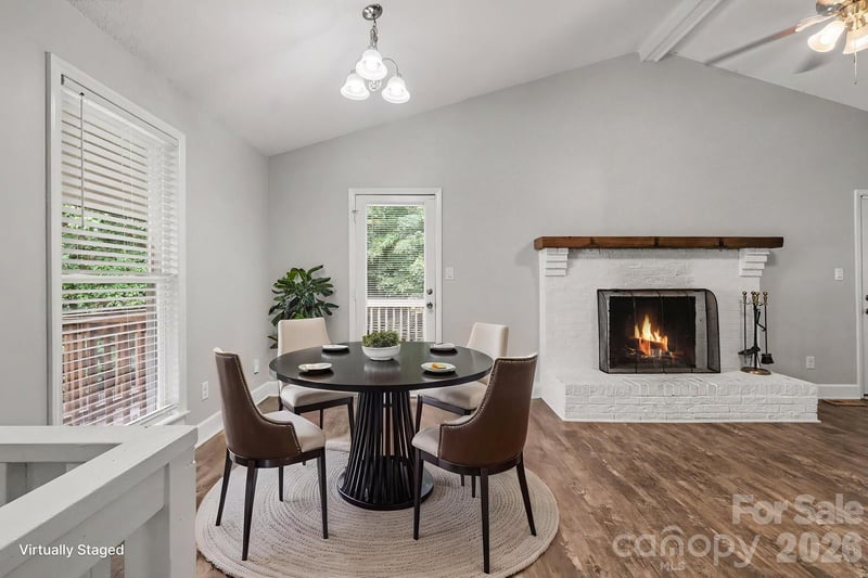 8163 Walnut Creek Ln, Charlotte, NC 28227