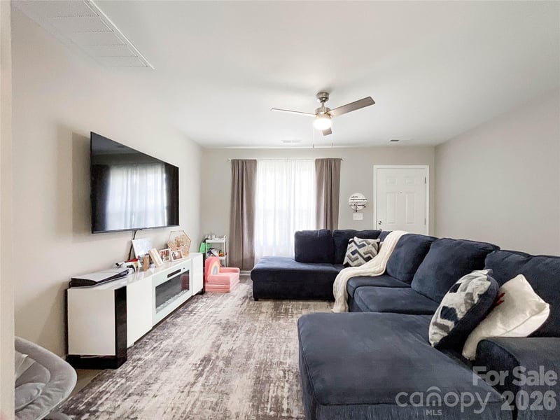 3005 Chatuge Ct, Charlotte, NC 28214