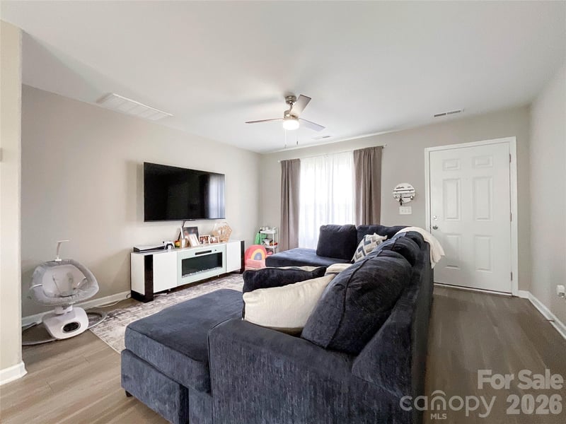 3005 Chatuge Ct, Charlotte, NC 28214