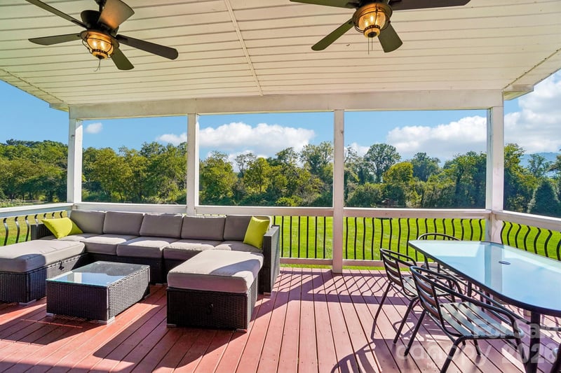 19 Glen Coe Dr, Fletcher, NC 28732