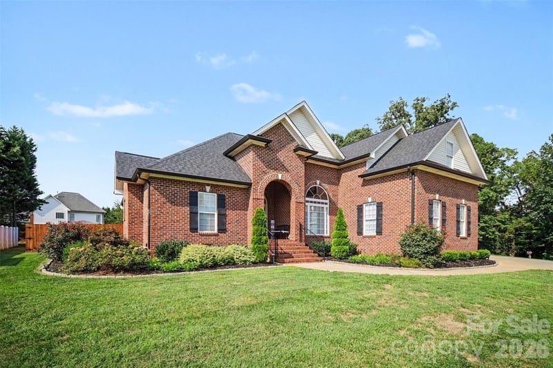 2013 Buckthorn Ct, Gastonia, NC 28056