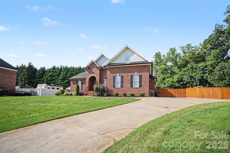 2013 Buckthorn Ct, Gastonia, NC 28056