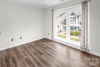 8228 Legare Ct, Charlotte, NC 28210