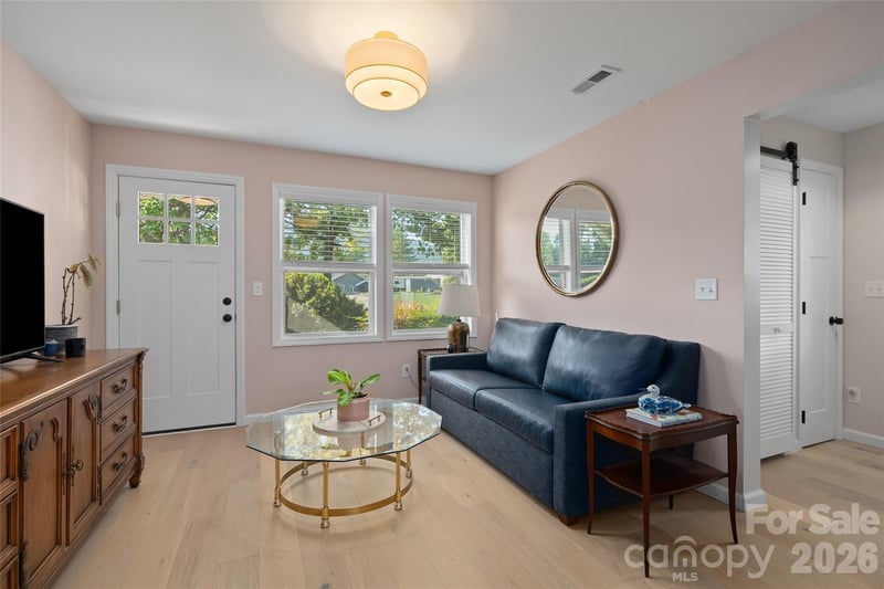 1042 Old Us 70 Hwy Hw, Black Mountain, NC 28711