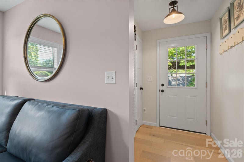 1042 Old Us 70 Hwy Hw, Black Mountain, NC 28711