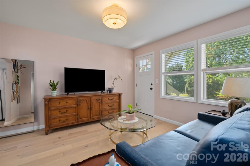 1042 Old Us 70 Hwy Hw, Black Mountain, NC 28711