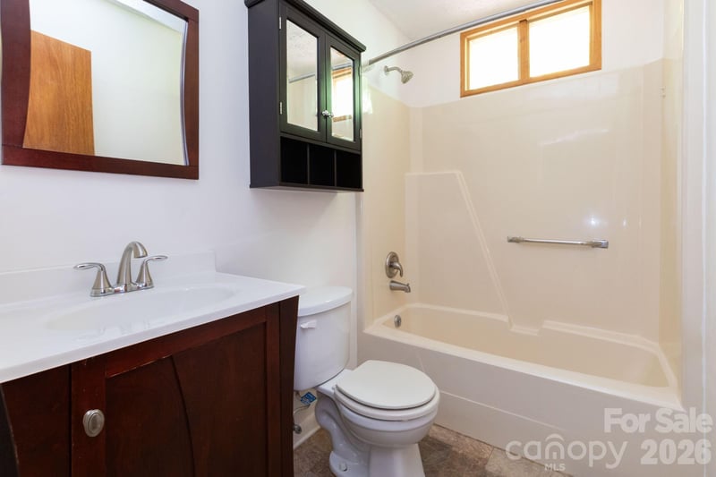 404 Buck Cove Ter, Asheville, NC 28805