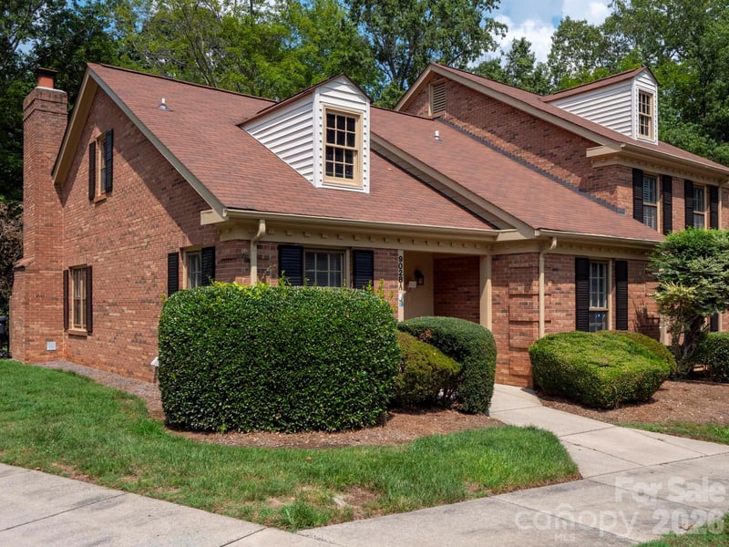 9028 Providence Colony Dr, Charlotte, NC 28277