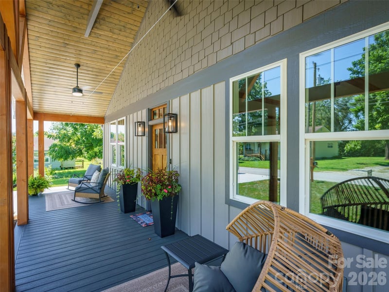 42 Summit Ave, Brevard, NC 28712