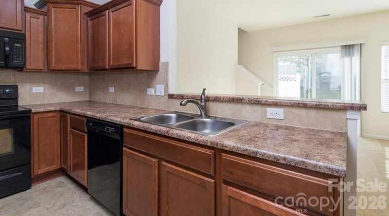 14416 Glendon Hall Ln, Charlotte, NC 28262