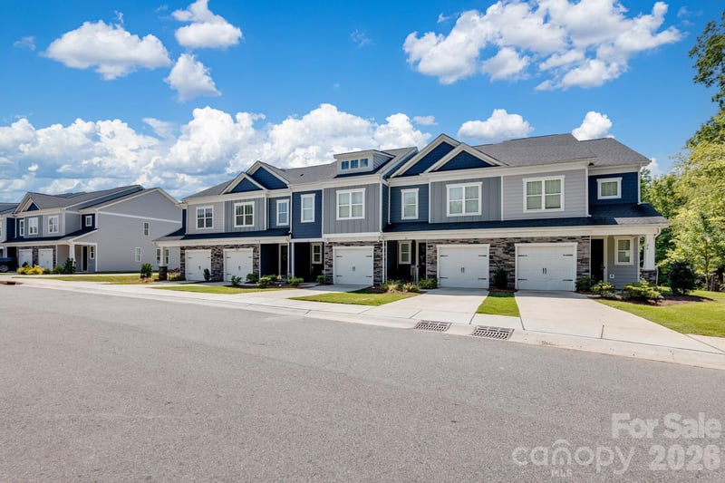 32 Woodsdale Pl SE, Concord, NC 28025