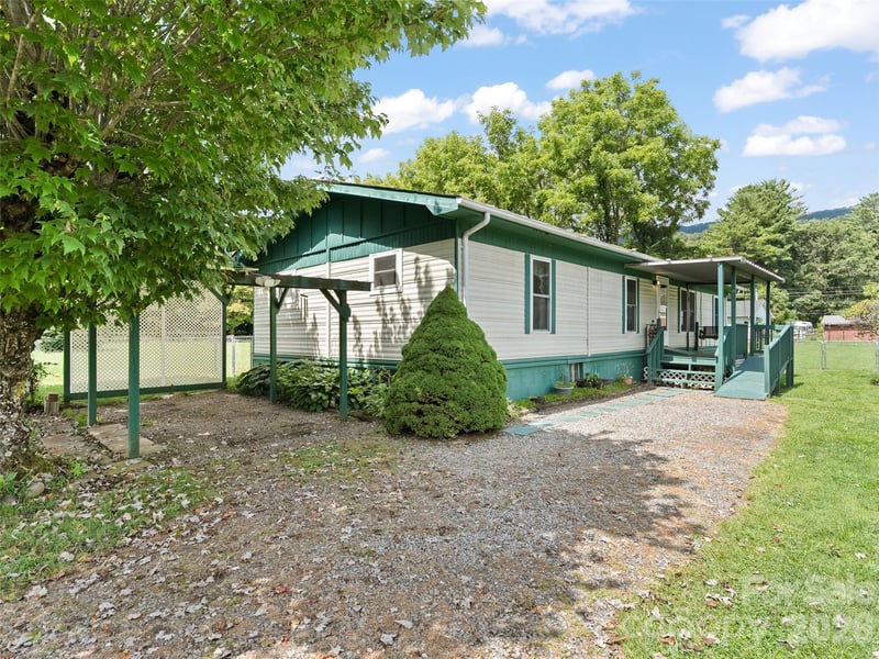 1254 Sulphur Springs Rd, Waynesville, NC 28786