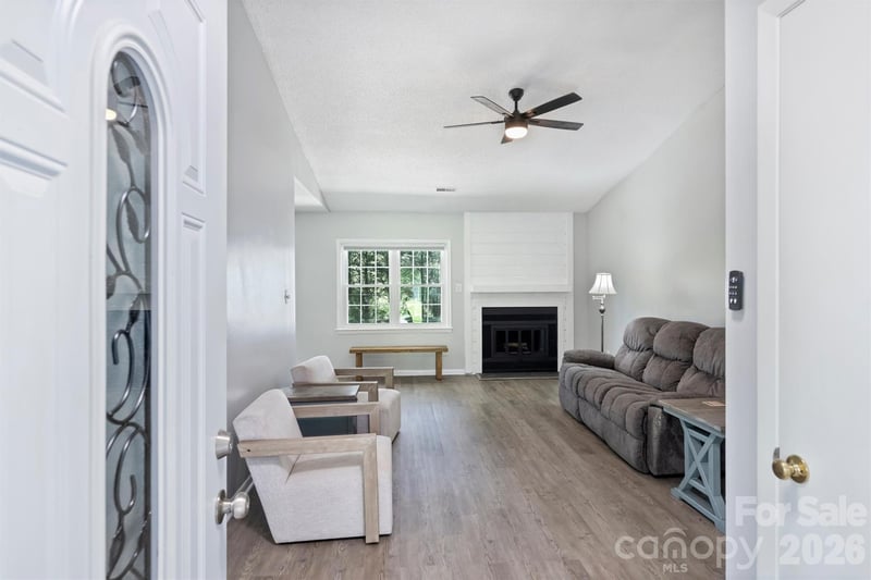 6422 Pineburr Rd, Charlotte, NC 28211