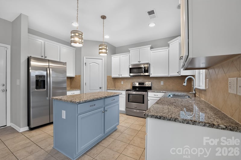 8224 Kelburn Ln, Charlotte, NC 28273