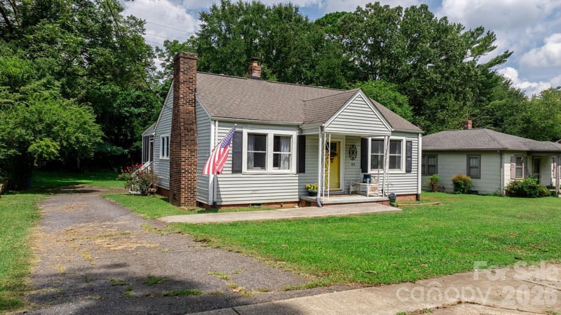 45 26th Ave NE, Hickory, NC 28601