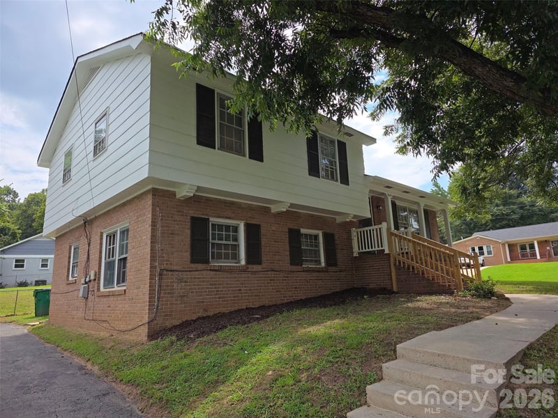 7600 Woodstream Dr, Charlotte, NC 28210