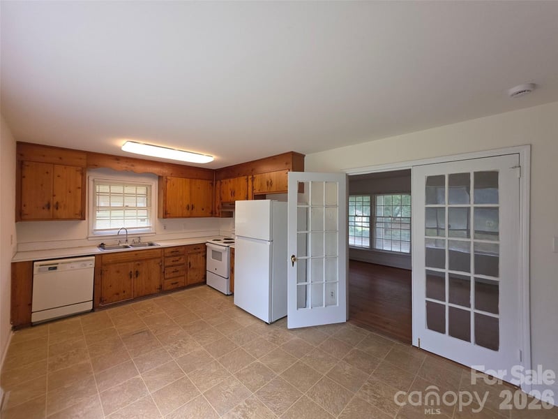 7600 Woodstream Dr, Charlotte, NC 28210
