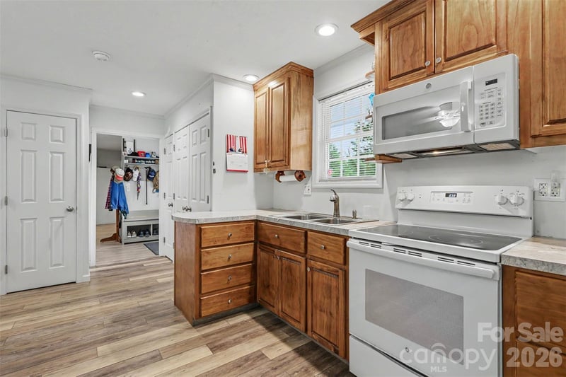 9324 Simpson Rd, Waxhaw, NC 28173