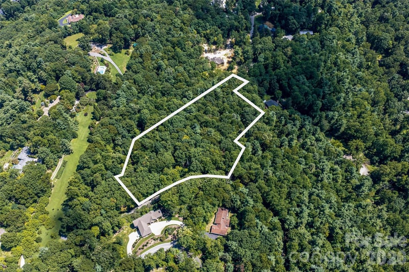99999 Sabine Dr #2A, Laurel Park, NC 28739