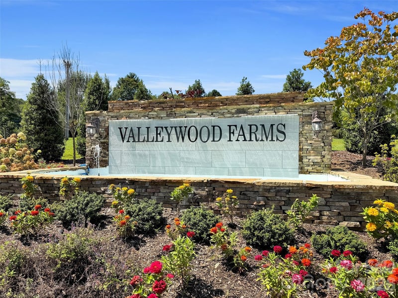 61 Woodvale Dr, Waynesville, NC 28786