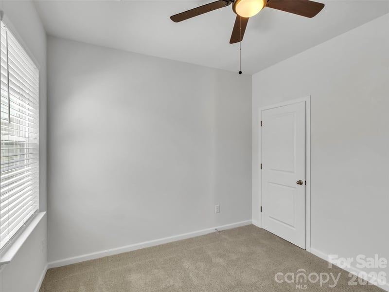 61 Woodvale Dr, Waynesville, NC 28786