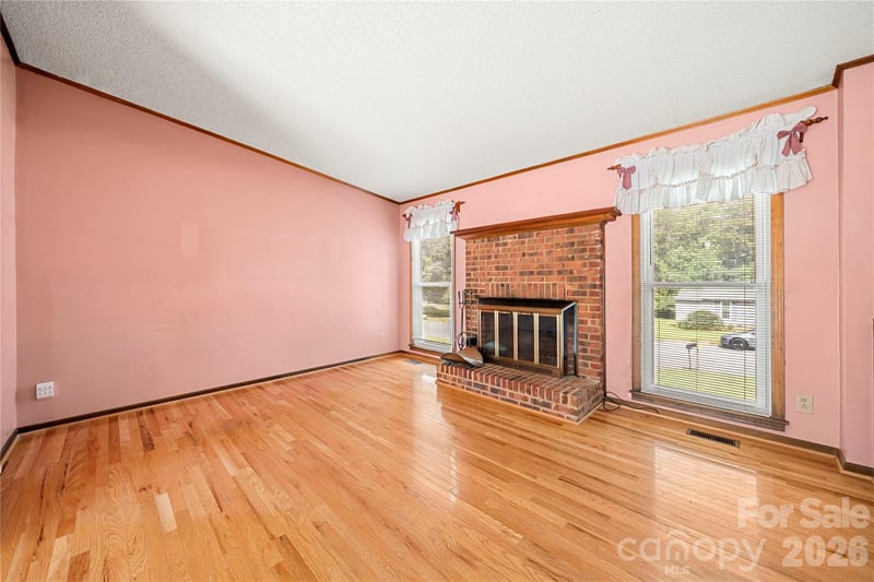 1810 Oak Hollow Rd, Gastonia, NC 28054