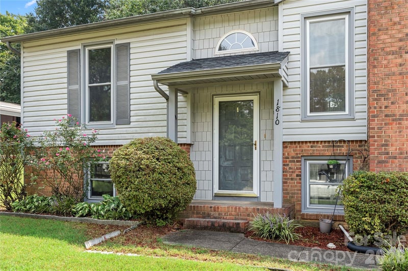 1810 Oak Hollow Rd, Gastonia, NC 28054