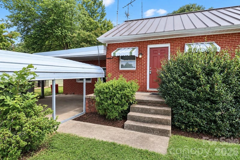 628 N Kelly St, Statesville, NC 28677