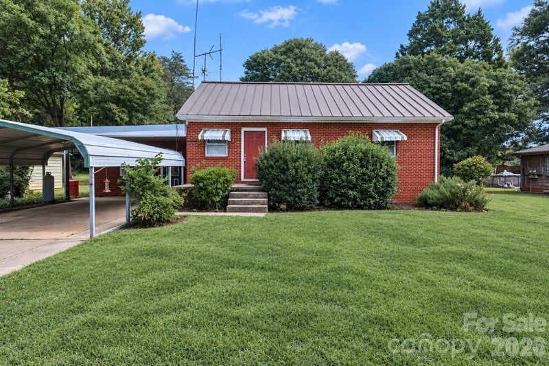 628 N Kelly St, Statesville, NC 28677