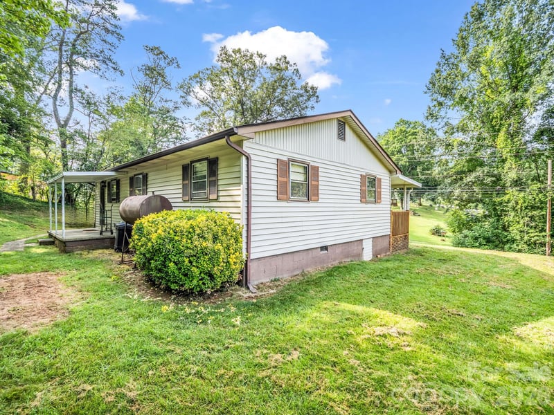 375 Bee Tree Rd, Swannanoa, NC 28778