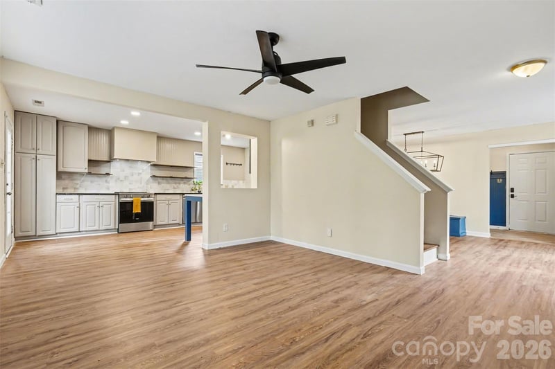2648 Stream Bank Dr, Charlotte, NC 28269