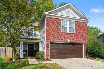 2648 Stream Bank Dr, Charlotte, NC 28269