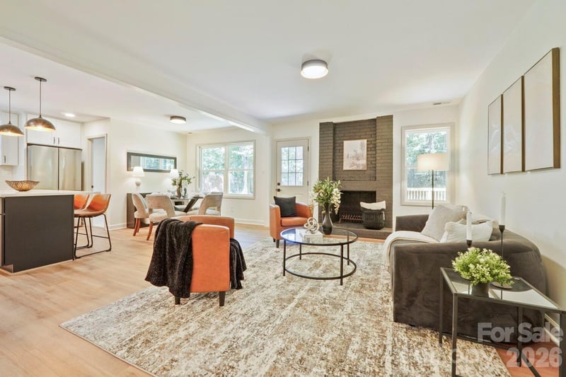 900 Burtonwood Cir, Charlotte, NC 28212