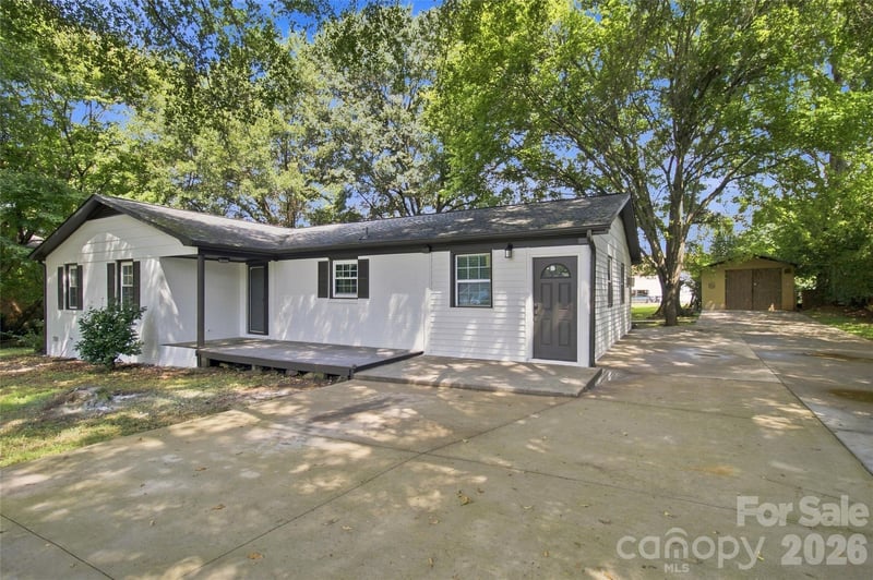 4209 Heatherstone Dr, Gastonia, NC 28056