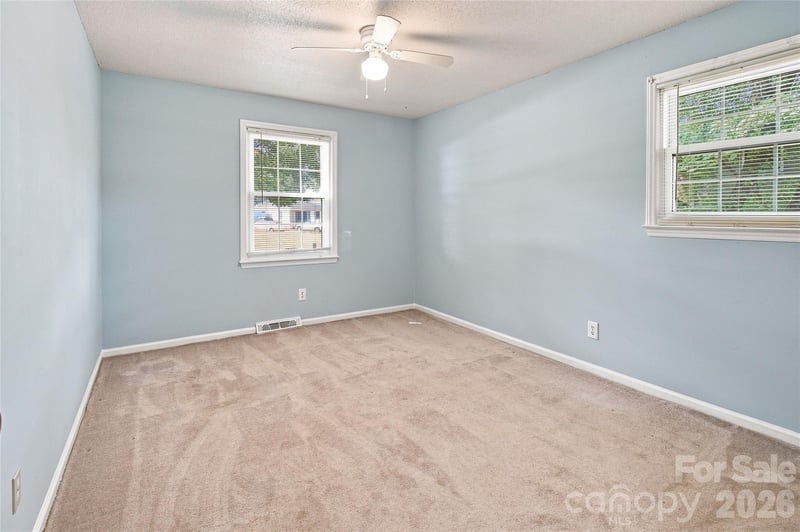 4209 Heatherstone Dr, Gastonia, NC 28056