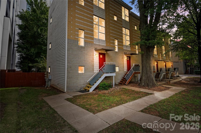 2090 Atherton Heights Ln, Charlotte, NC 28203