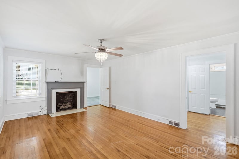 1901 Linwood Rd, Gastonia, NC 28052