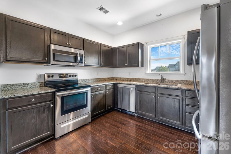 738 Cardwell Ln, Fletcher, NC 28732