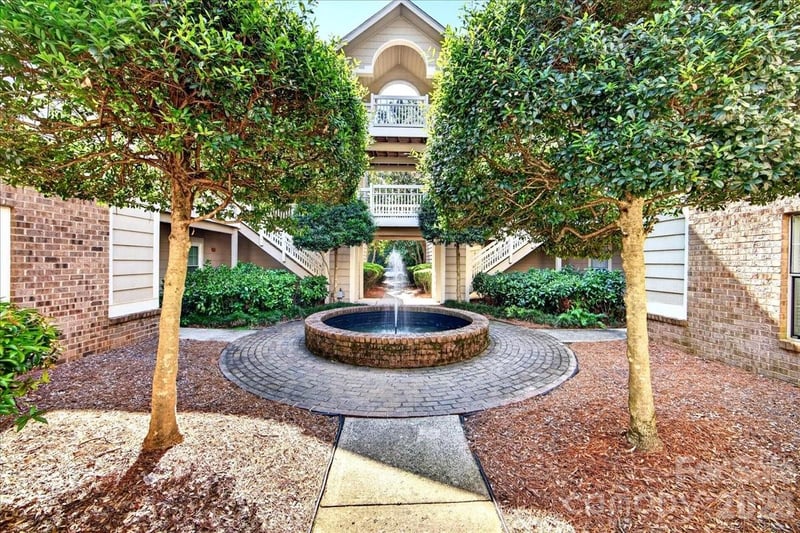 5011 Sharon Rd #N, Charlotte, NC 28210