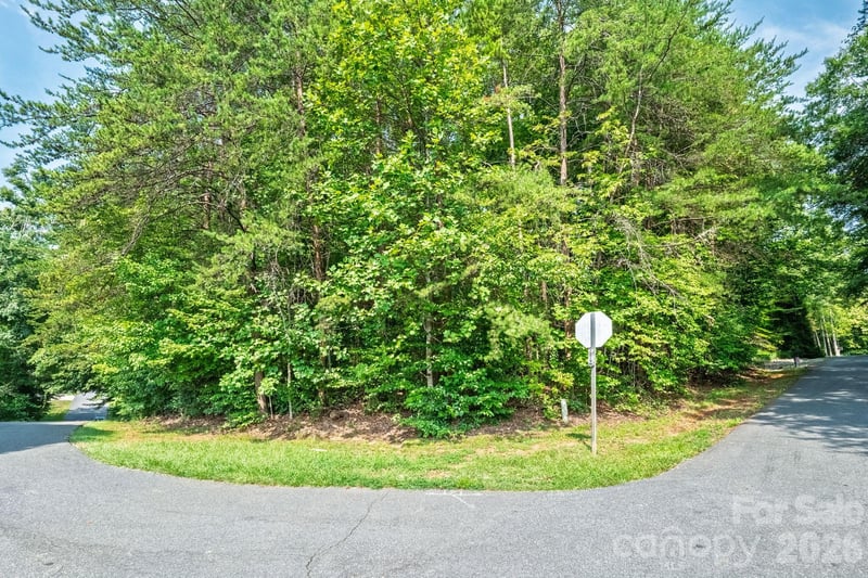 8398 Marina Ln, Catawba, NC 28609