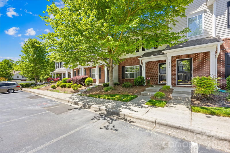 3053 Summerfield Ridge Ln, Charlotte, NC 28105